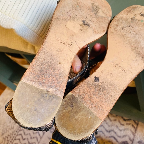 TAPEET VICINI Silver Metallic Leather Gladiator Sandals - Picture 8 of 9